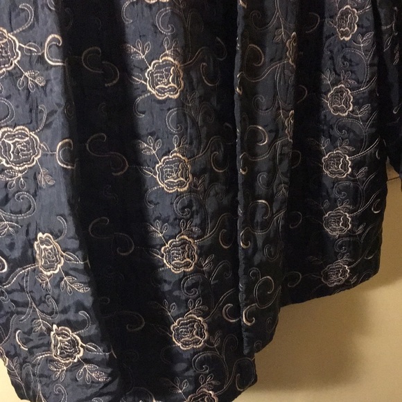 Maggie Barnes quilted coat  with hook and latch - Picture 6 of 7